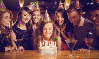 生日礼仪有哪些注意事项 生日礼仪一般有哪些注意事项