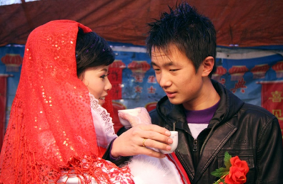 女比男大一岁会克死男的 宁可男大七不可女大一是真的吗