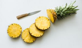 菠萝水弄衣服上怎么洗 菠萝水弄衣服上的清洁方法