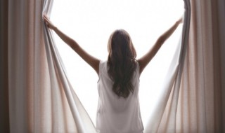 窗帘颜色如何选择 怎样选择窗帘的颜色