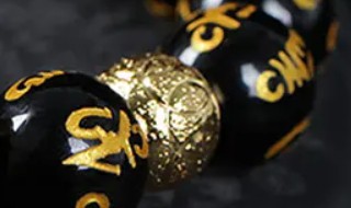 缺木缺水的男孩戴什么好 缺木缺水的男孩戴哪种好