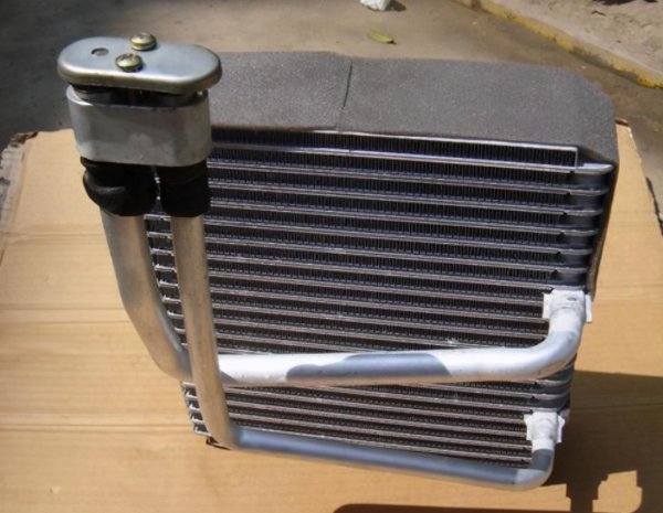 汽车空调不怎么凉快是怎么回事