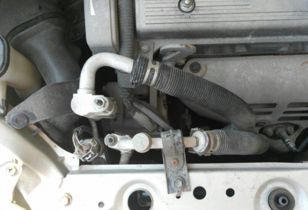 汽车空调不怎么凉快是怎么回事