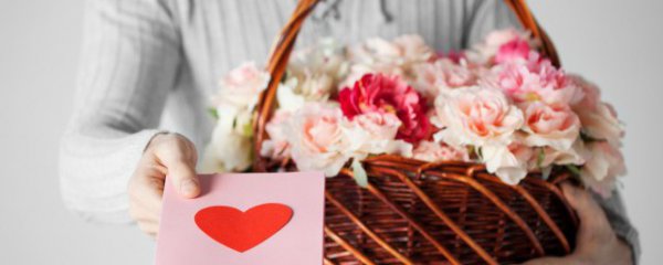 生日适合送母亲什么花束