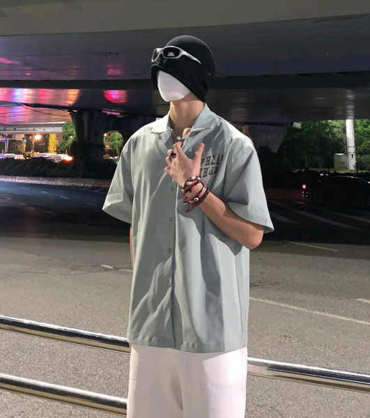 男人皮肤黑穿什么颜色的衣服好看