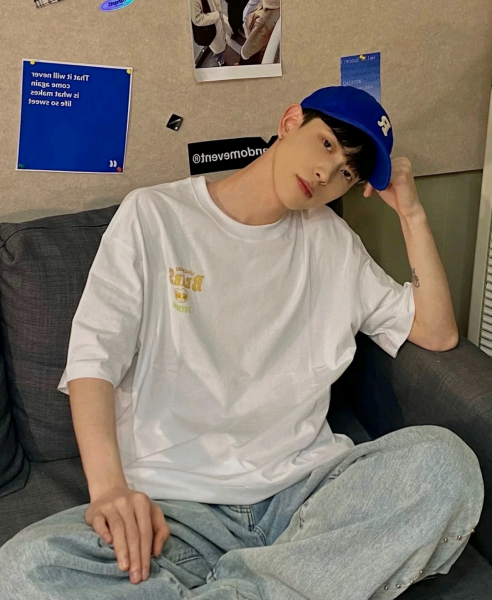 男人皮肤黑穿什么颜色的衣服好看