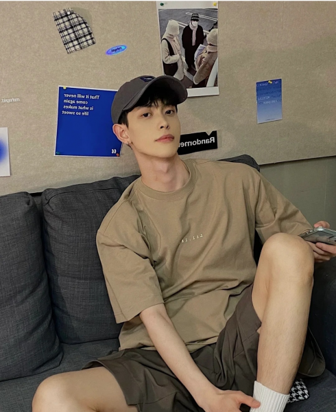 男人皮肤黑穿什么颜色的衣服好看