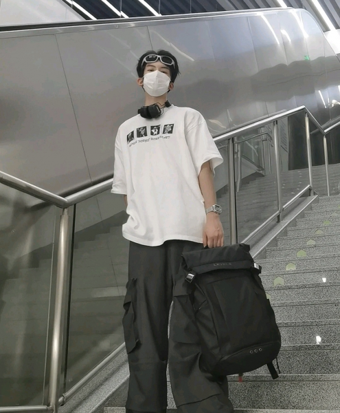 男人皮肤黑穿什么颜色的衣服好看