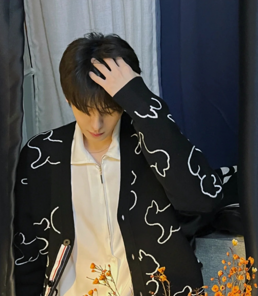 男人皮肤黑穿什么颜色的衣服好看