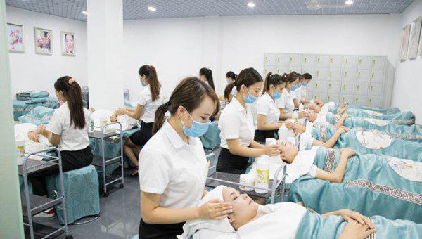 美容一般要学几年