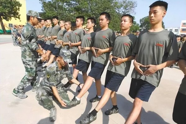 当官最直接的大学