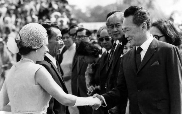 新加坡说什么语言为主