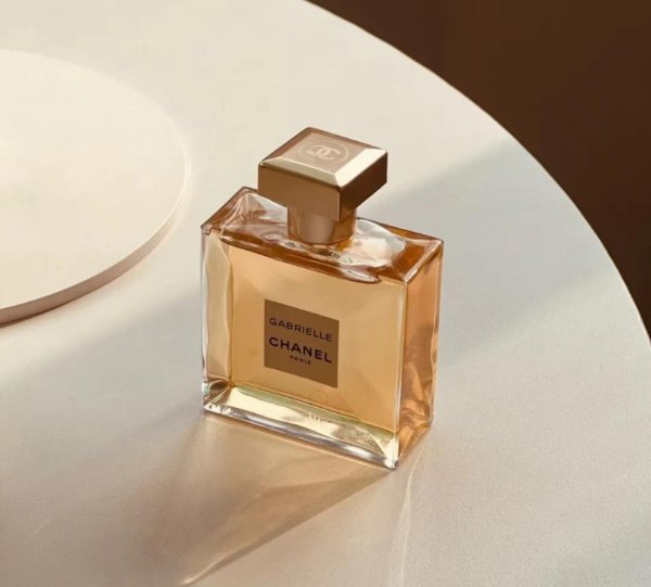 香水哪个牌子好闻持久