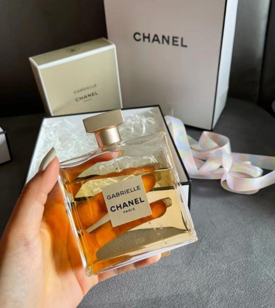 香水哪个牌子好闻持久