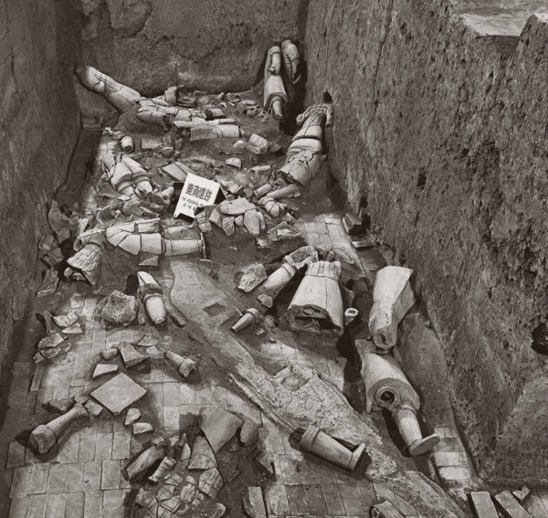 兵马俑本来的颜色是什么