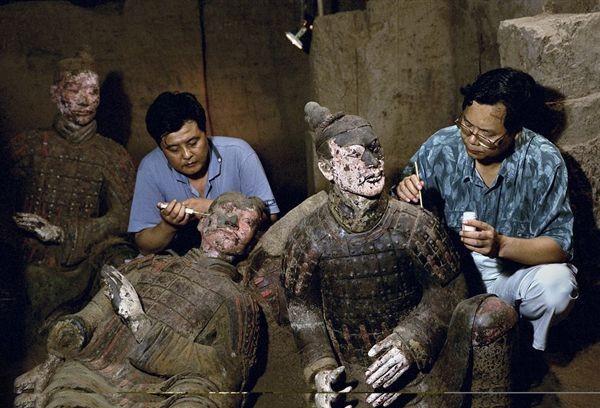 兵马俑本来的颜色是什么