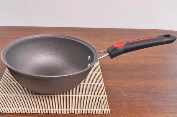 炒菜用什么锅好更健康