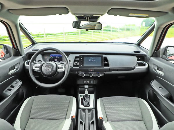 适合女孩子开的车型有哪些