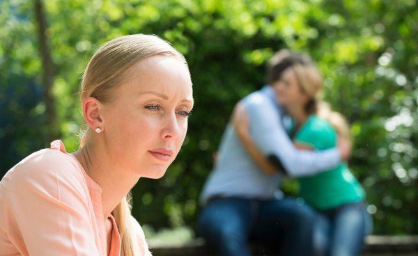 男人心里还有前任的表现