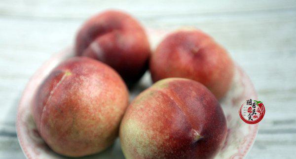 水蜜桃是软的还是脆的