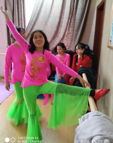 五六十岁的女人练瑜伽好不好