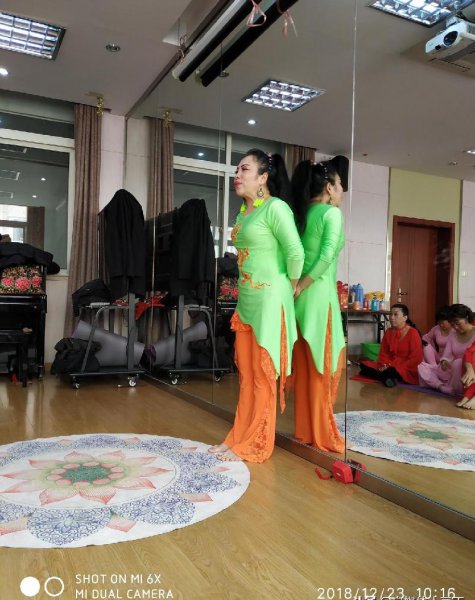 五六十岁的女人练瑜伽好不好