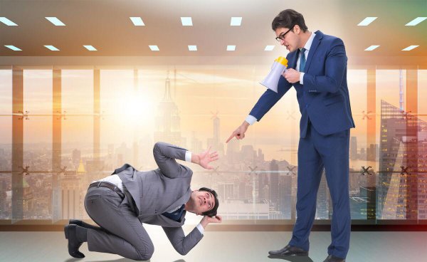 穿小鞋是什么意思