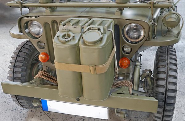 汽车水箱加什么