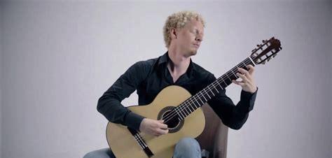 电吉他和木吉他有什么区别