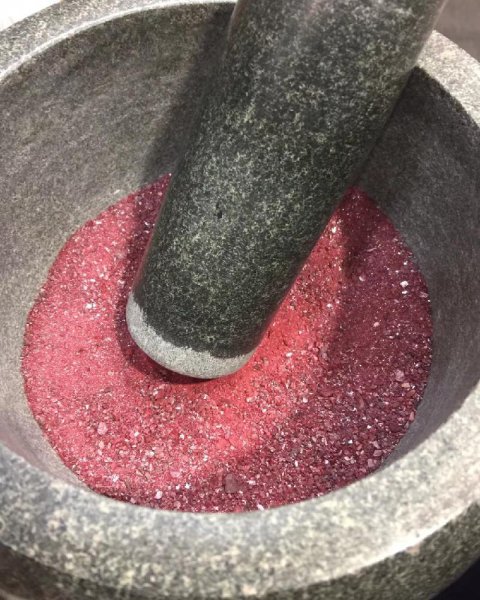 原矿朱砂能长期佩戴吗