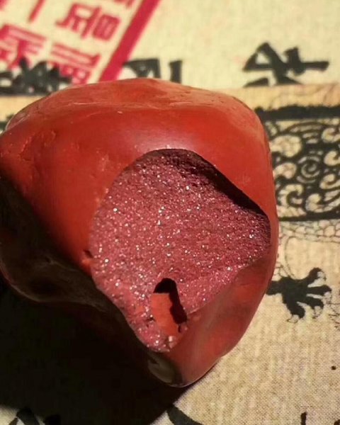 原矿朱砂能长期佩戴吗