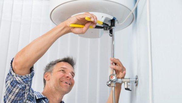 农村洗澡装太阳能还是热水器好