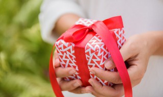 圣诞节送妹妹什么礼物有意义 圣诞节送什么礼物给妹妹比较好