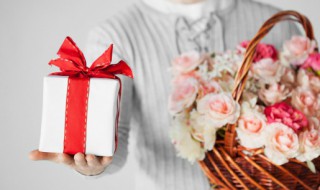 本命年送爸妈什么好 本命年送爸妈礼物如何选择