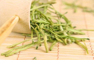 金银花泡水变绿有毒吗 开水泡干金银花变绿能喝吗