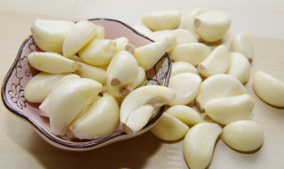 常吃生蒜的好处和坏处 常吃生蒜对人有啥好处和坏处