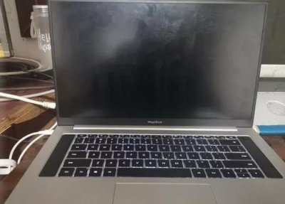 电脑按开机风扇转一下就熄火 电脑主机启动不了怎么办