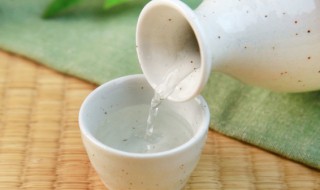 螃蟹白酒一起吃会怎样 螃蟹和白酒可以一起吃吗