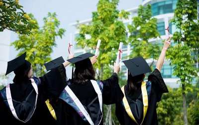 新手买新车还是二手车比较好 年轻人第一辆车该怎么选合适