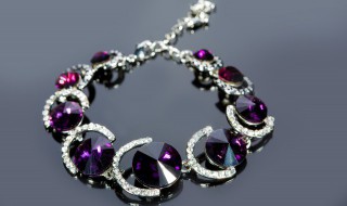 属狗的戴什么材质手链好 属狗的戴哪种材质手链好