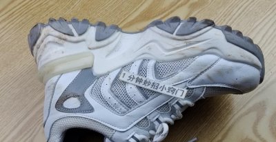 白鞋边发黄了用什么方法能刷白 白鞋变黄的轻松清洗妙招