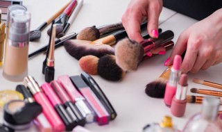 夏天化妆品如何保鲜储存 夏天化妆品怎么保鲜储存