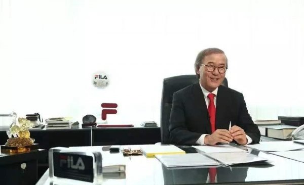 安踏把斐乐收购了吗