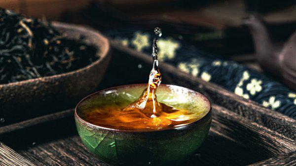 隔夜的茶叶还可以继续冲水吗