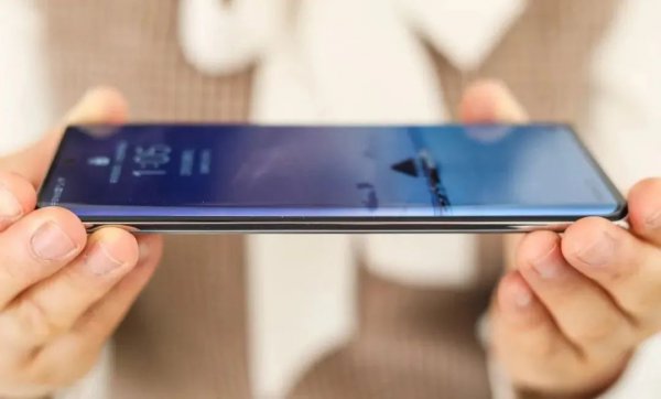 曲面屏手机的优点和缺点