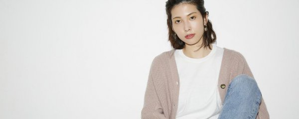 驼色开衫搭配什么下装