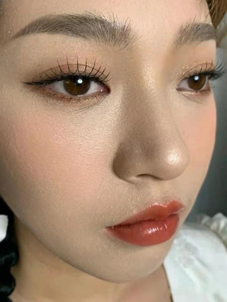 化妆卡粉怎么快速解决