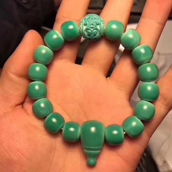 绿松石一摸就变色