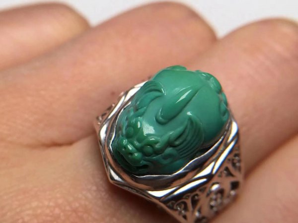 绿松石一摸就变色