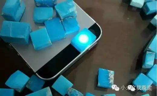 绿松石一摸就变色